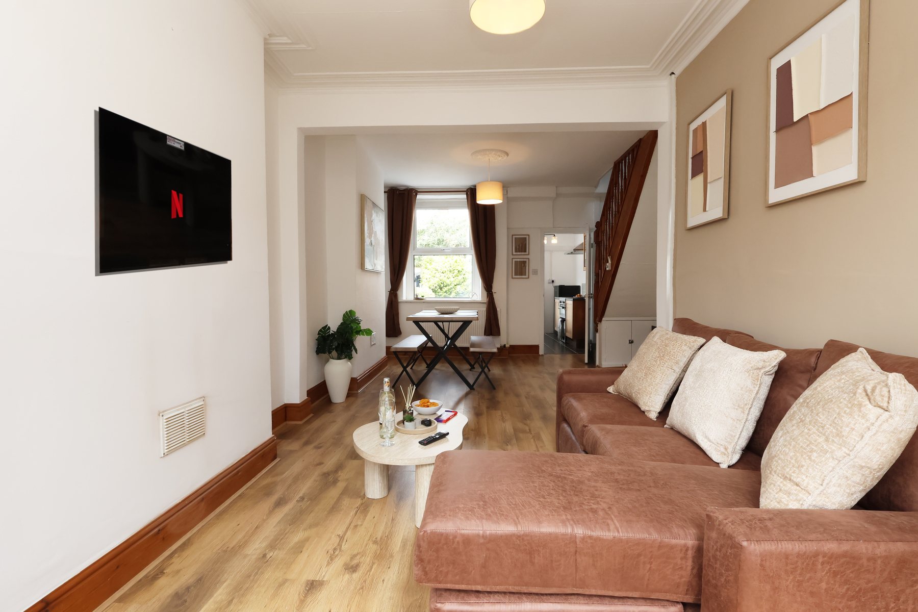 Sitting room through to the dining area
